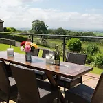 Orchard House, Castle Carrock, Luxurious, Characterful With Hot Tub And Countryside Views Сasa de vacaciones Castle Carrock