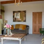 Orchard House, Castle Carrock, Luxurious, Characterful With Hot Tub And Countryside Views Сasa de vacaciones