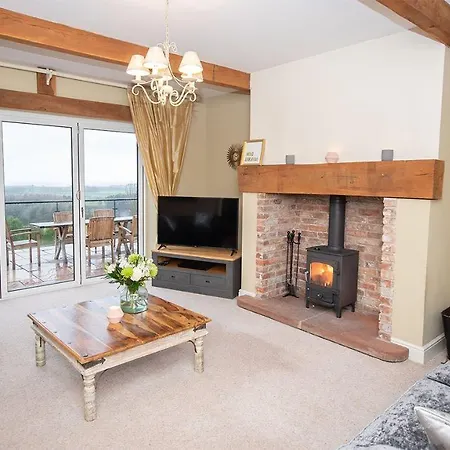 Orchard House, Castle Carrock, Luxurious, Characterful With Hot Tub And Countryside Views Ferienhaus *