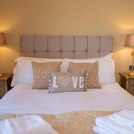 Orchard House, Castle Carrock, Luxurious, Characterful With Hot Tub And Countryside Views