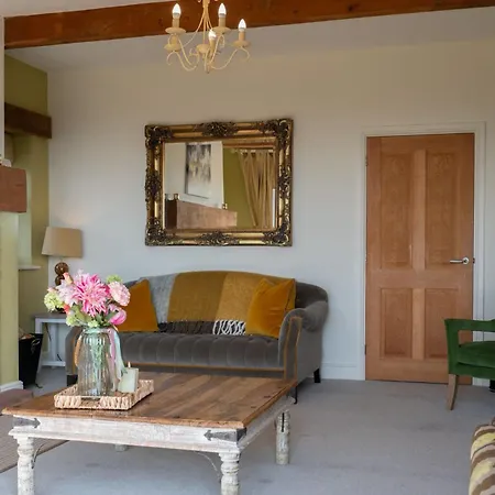 Orchard House, Castle Carrock, Luxurious, Characterful With Hot Tub And Countryside Views Сasa de vacaciones