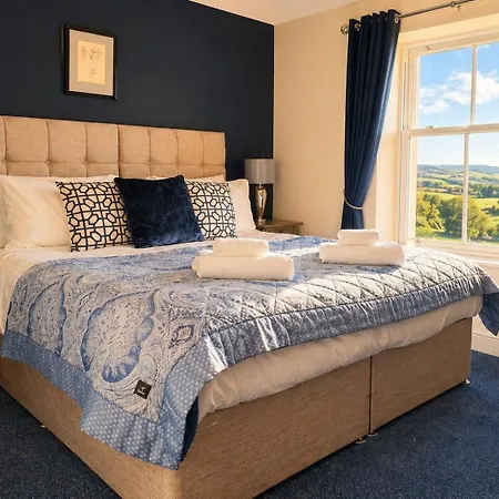 Orchard House, Castle Carrock, Luxurious, Characterful With Hot Tub And Countryside Views * Castle Carrock