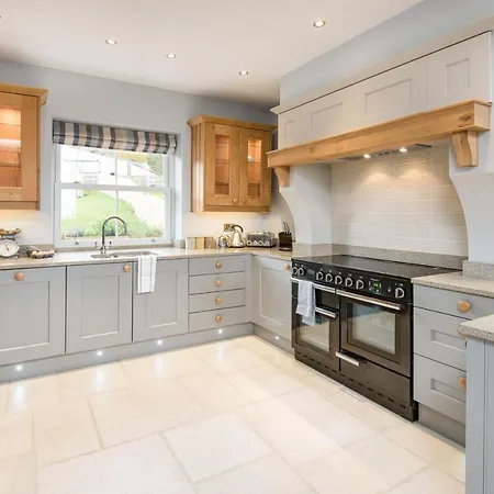 Orchard House, Castle Carrock, Luxurious, Characterful With Hot Tub And Countryside Views * Castle Carrock