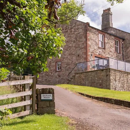 Orchard House, Castle Carrock, Luxurious, Characterful With Hot Tub And Countryside Views Tatil Evi